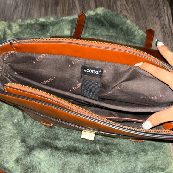 *sfw* Faux Leather satchel with one strap - Picture 2 of 2